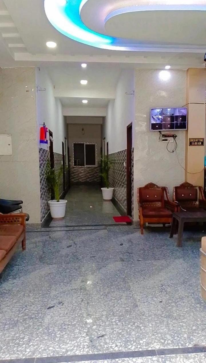 Hotel Indira Palace Vrindāvan Exterior foto